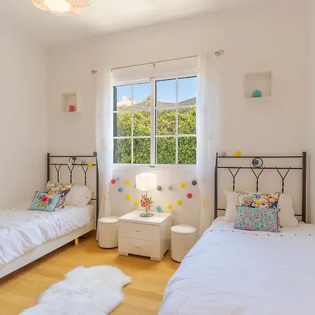 בית נופש Black Rock With Pool By Hr Madeira סנטה קרוז