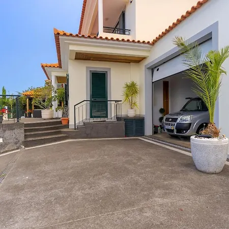 בית נופש Black Rock With Pool By Hr Madeira