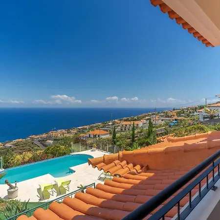 Black Rock With Pool By Hr Madeira בית נופש