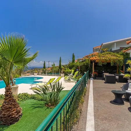 Black Rock With Pool By Hr Madeira בית נופש *